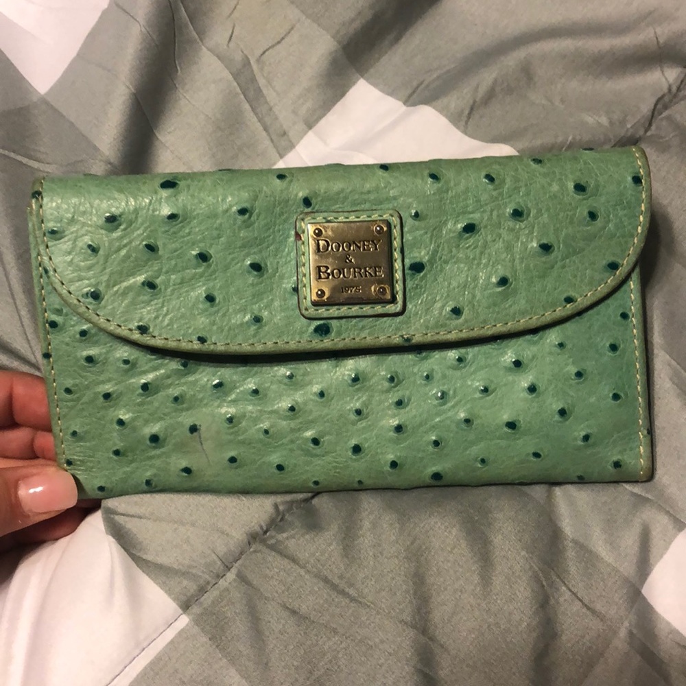 Dooney & Bourke wallet